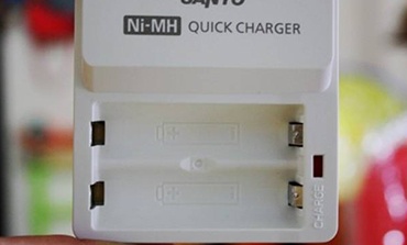 開關(guān)型鉛酸蓄電池智能充電器