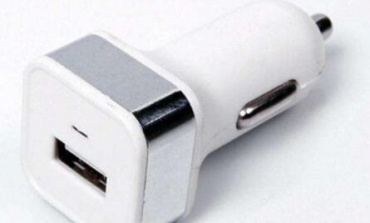 愛(ài)車族必備好物：車載充電器特性有哪些？