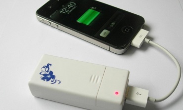 簡(jiǎn)約通用USB充電器